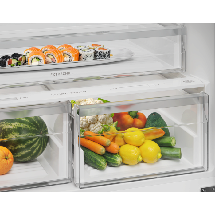 Electrolux - Ελεύθερος ψυγειοκαταψύκτης - LNT7MD58X