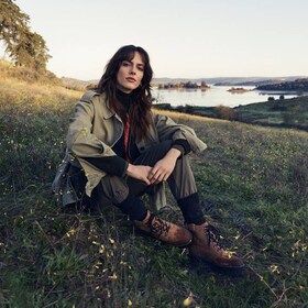 γυναίκα σε εξωτερικό χώρο