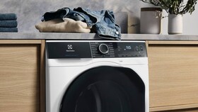 Κομψό πλυντήριο ρούχων Electrolux
