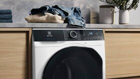 Κομψό πλυντήριο ρούχων Electrolux